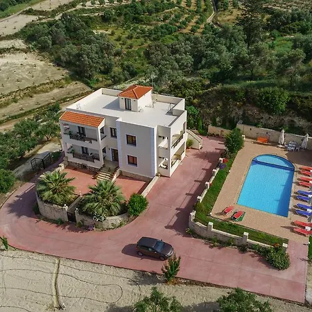 Vila Laga With Pool, 300m To Taverns, Childrens Area, Bbq!