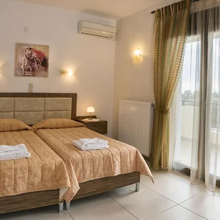 Laga With Pool, 300m To Taverns, Childrens Area, Bbq! Vila *