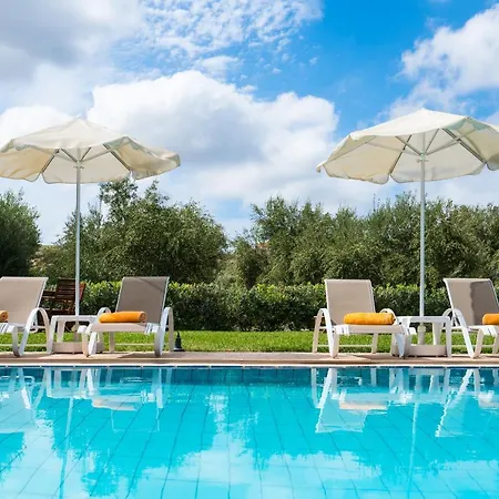 Laga With Pool, 300m To Taverns, Childrens Area, Bbq! Vila *