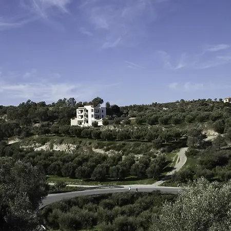 Laga With Pool, 300m To Taverns, Childrens Area, Bbq!